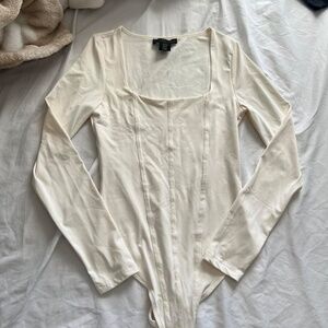 House of Harlow✨ ‘House of Harlow’ Crème Long Sleeve Bodysuit